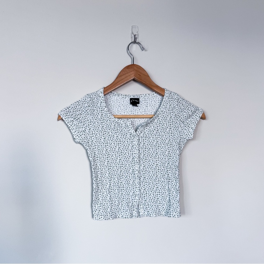 3/$20⚡️ Girls Art Class Floral Button Up Stretch Floral Cropped Short Sleeve Top